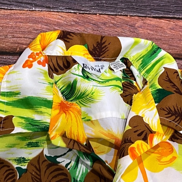 Vintage 80s Hawaiian Floral Button Down Hawaii Honeymoon Vacation Shirt - Picture 2 of 4